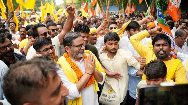 https://www.salarnews.in/public/uploads/images/newsimages/maannewsimage03082026_164215_Prashant Kishor.jpg